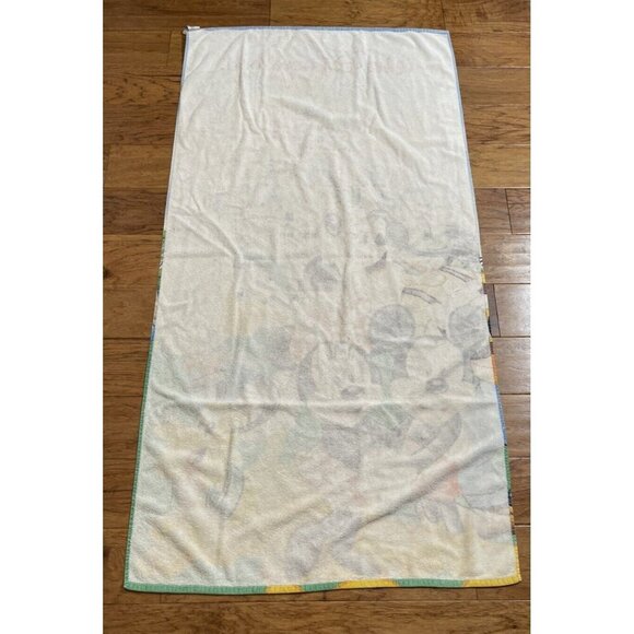 Disneyland WALT DISNEY WORLD Beach Bath Towel Characters w/ Castle - Picture 6 of 7